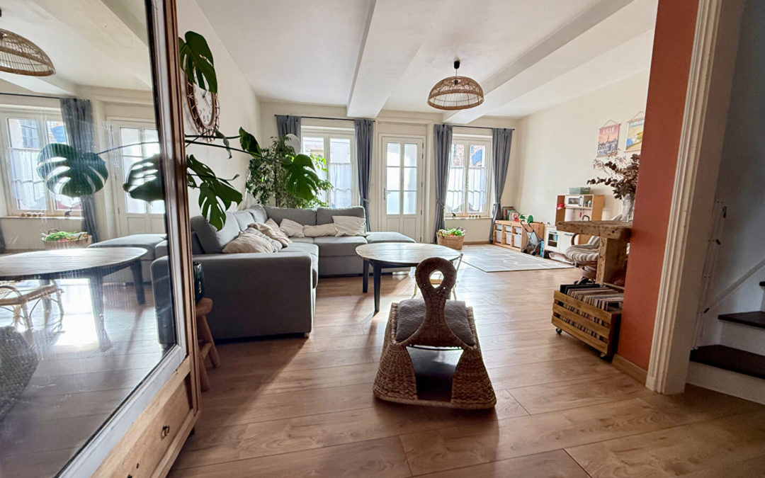 Exclusivité – Maison rénovée avec jardin au coeur de Montreuil-sur-Mer (Ville Haute )