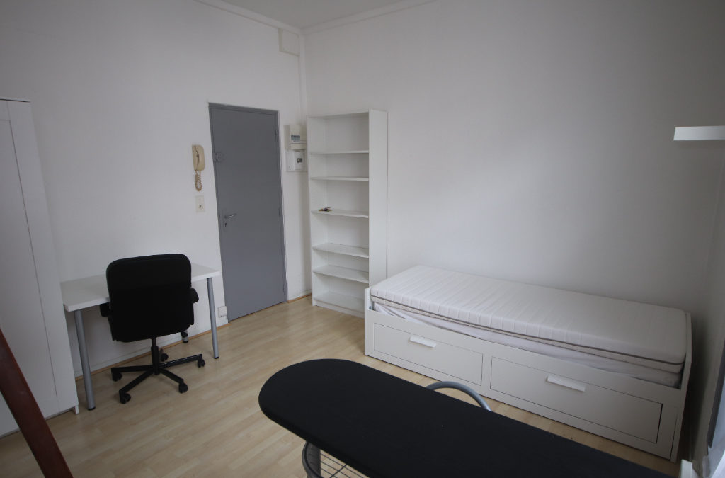 Á LOUER Studio MEUBLÉ de 18 m², Rue Adolphe, Lille Vauban
