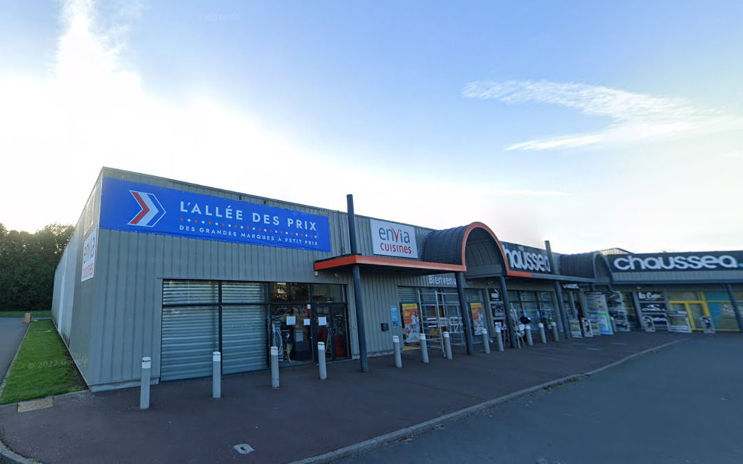 Local commercial à louer – Lys Lez Lannoy – 400 m2