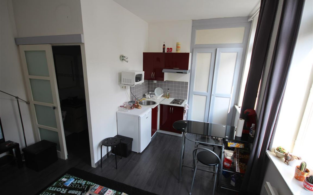STUDIO NON MEUBLE de 19,50 m², rue de Brigode