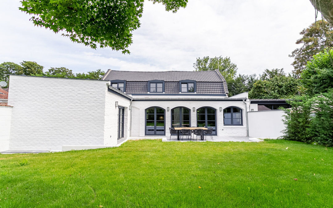 SUPERBE MAISON MEUBLEE AVEC JARDIN