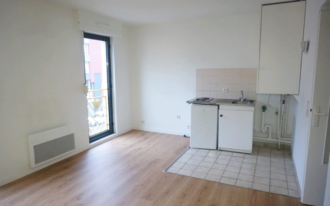 À LOUER – Studio NON MEUBLÉ de 27 m², Rue Colson – LILLE-VAUBAN