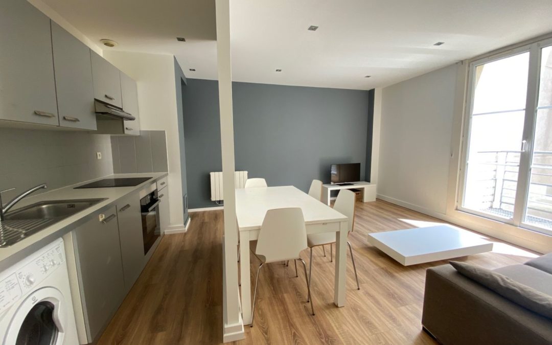 T3 avec meubles à disposition de 54,35, rue Royale