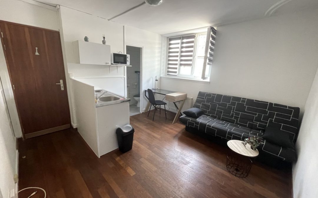 Studio meublé de 14,70 m2, rue du marché