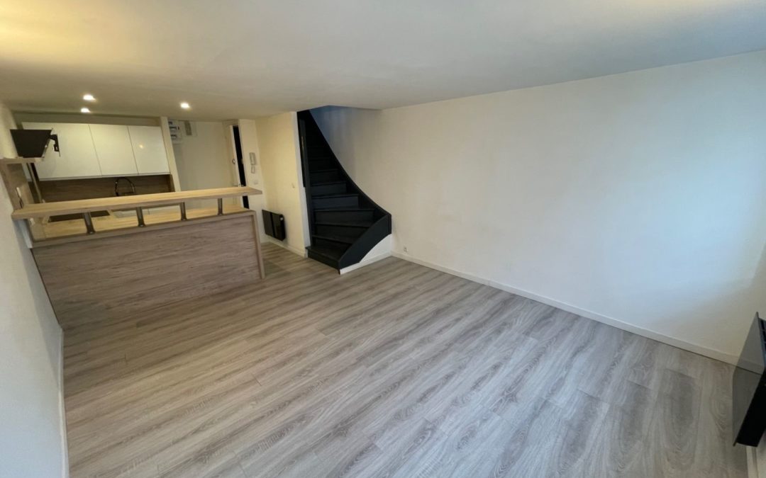 T2 non meublé en duplex de 41,74 m2, rue Royale