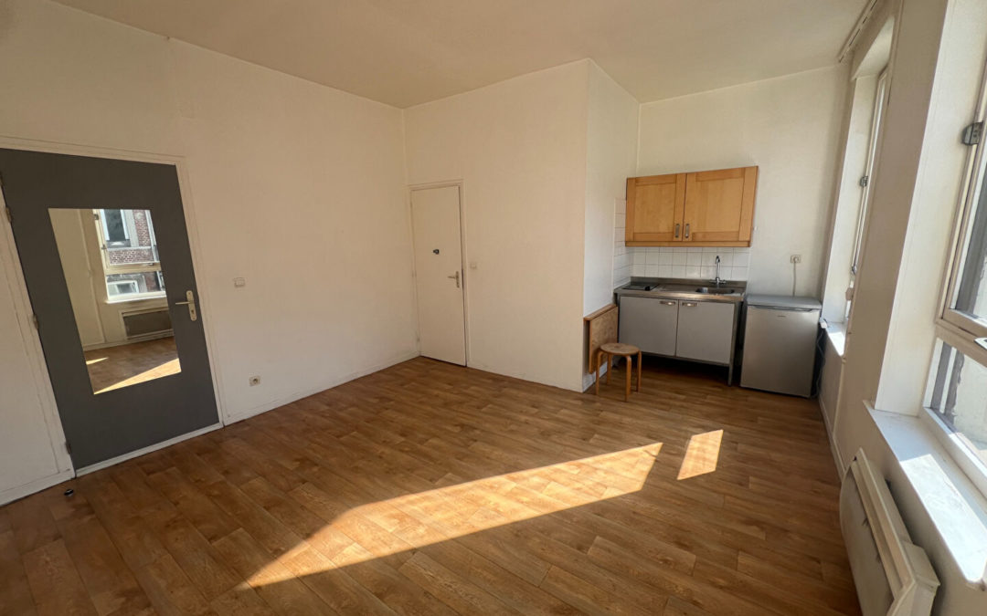 Studio NON MEUBLE de 22.30 m², rue Colbert