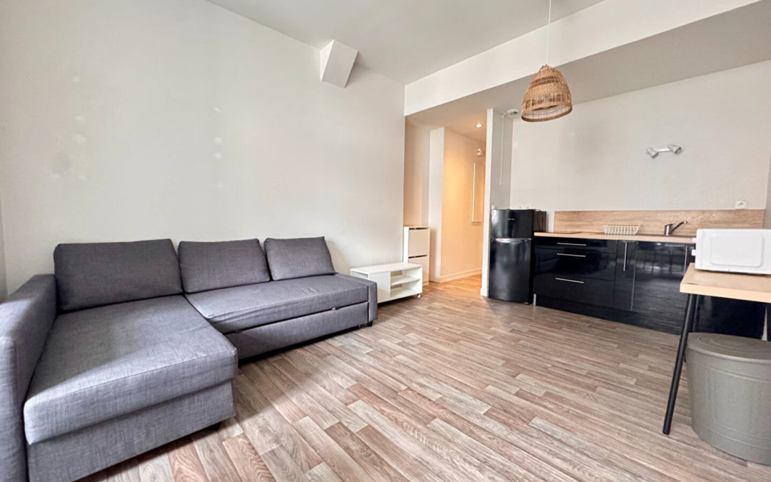HYPER CENTRE – GRAND STUDIO – EMPLACEMENT PREMIUM