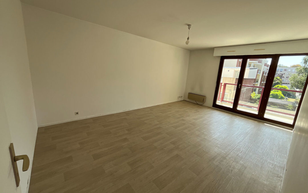 A LOUER – T3 NON MEUBLE de 65.94 m2 – rue nationale – VAUBAN