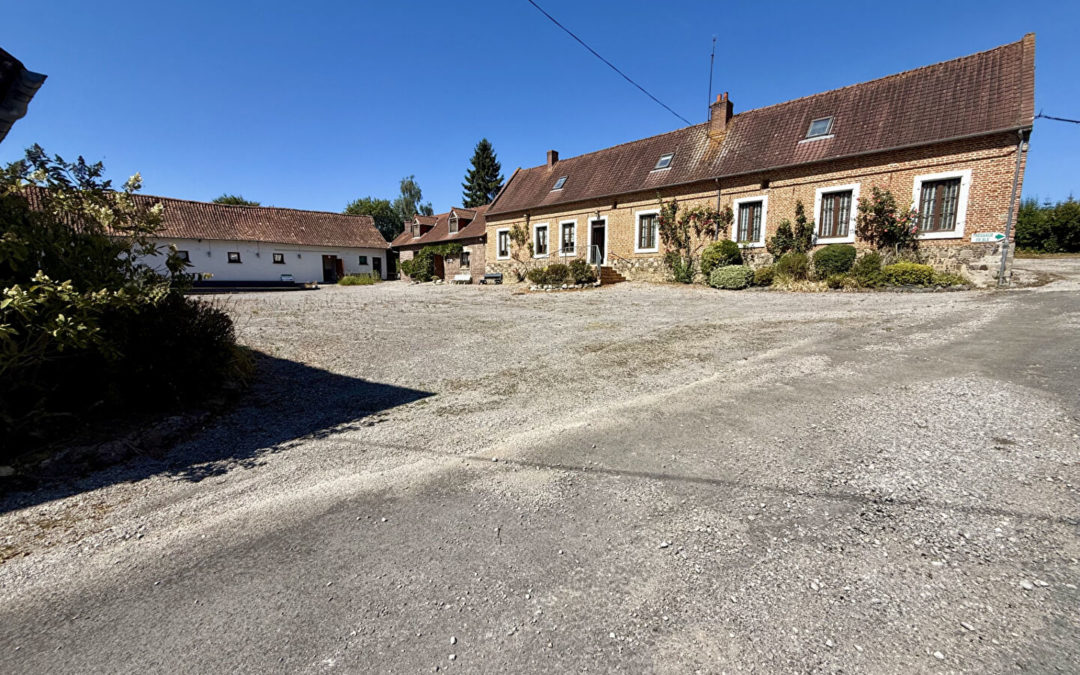 Ensemble immobilier de charme proche Montreuil-sur-Mer ? projet familial ou professionnel